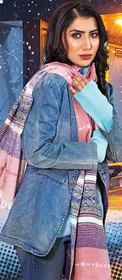 پوشاکیں نازک رنگوں کی اور اوڑھے شال، دو شالے ہوں ...