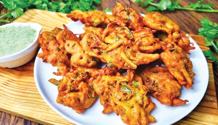 سحری اور افطاری کے دستر خوان کی شان چٹ پٹے اور منفرد پکوان