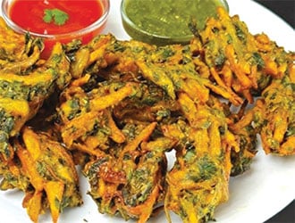 دستر خوان افطار: لذیذ، خستہ پکوانوں سے سجائیں