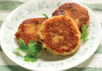 دستر خوان افطار: لذیذ، خستہ پکوانوں سے سجائیں