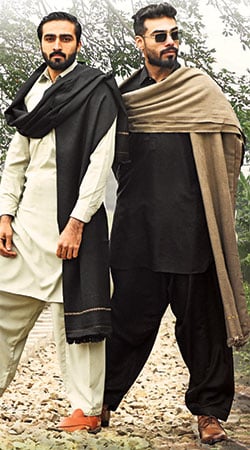 نرم و گرم شالز ... شاہانہ، پروقار انداز، گرمائش بھرا احساس