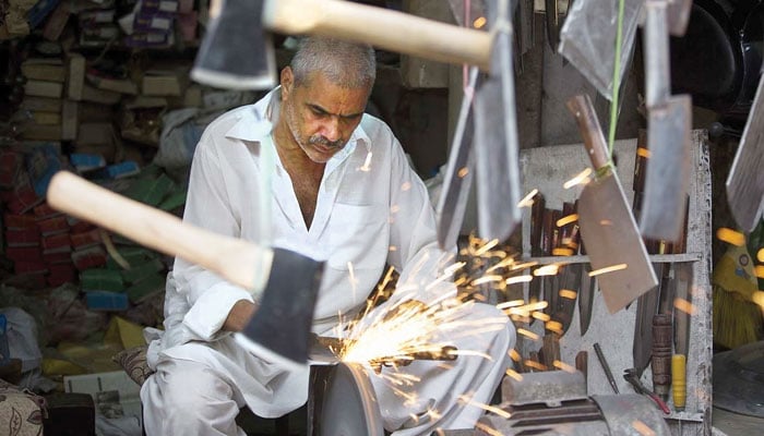 ماضی کے ’’کاریگر‘‘ گلی گلی صدائیں لگاتے اپنے فن کے شہنشاہ