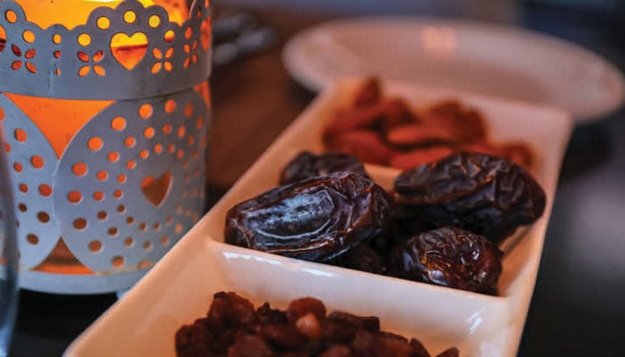 مسجد میں افطار کرنے کا حکم