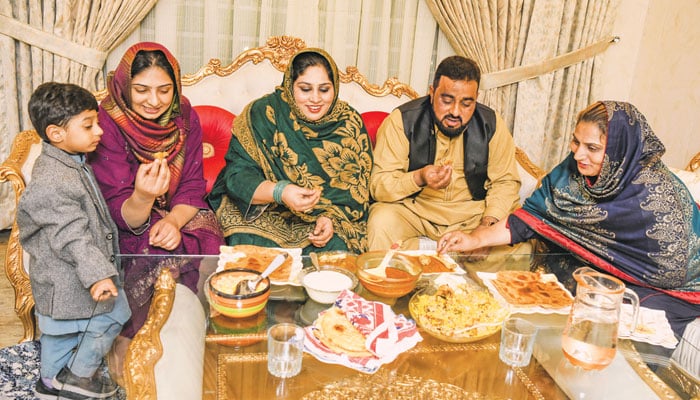 عبادتوں کا زمانہ، دعا کا موسم ہے...