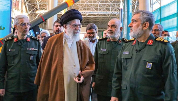 ایک عہد تمام ہوا ’’ آیت اللہ علی خامنہ ای‘‘