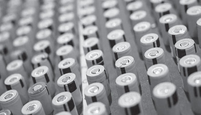 چینی سائنس دانوں نے نئی قسم کی لیتھیم آئن بیٹری بنا لی