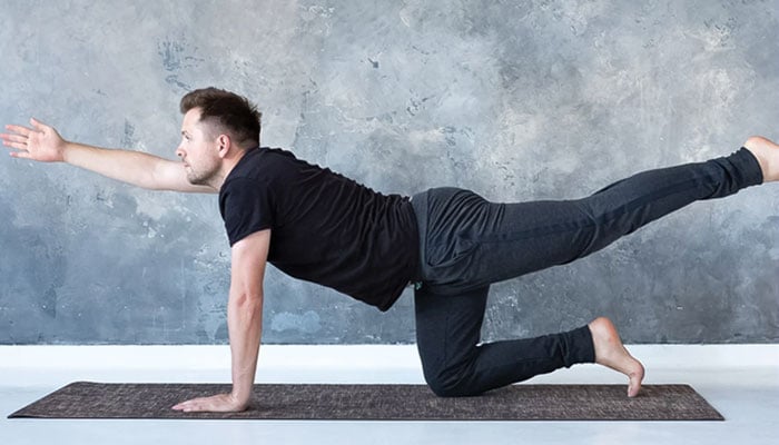 نیند کیلئے رات سونے سے قبل اسٹریچنگ کریں