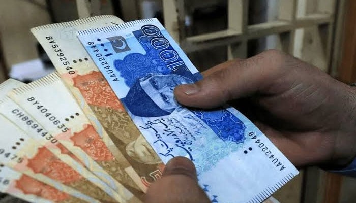 قرض کی واپسی پر زائد رقم کا مطالبہ کرنا جائز نہیں