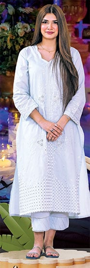 جلوے بکھر گئے ہیں یہ کس خوش جمال کے ...