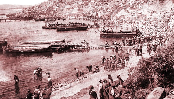 کھلتی بند ہوتی آبنائے ہرمز