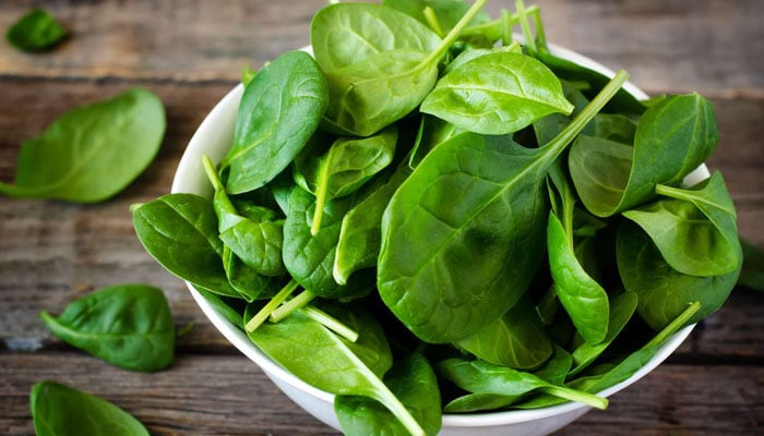 سُپر فوڈ ’پالک‘ کھانے کے فائدے ہی فائدے