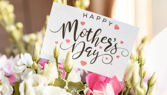 ماں دعا ہے، جو سدا سایہ فگن رہتی ہے...