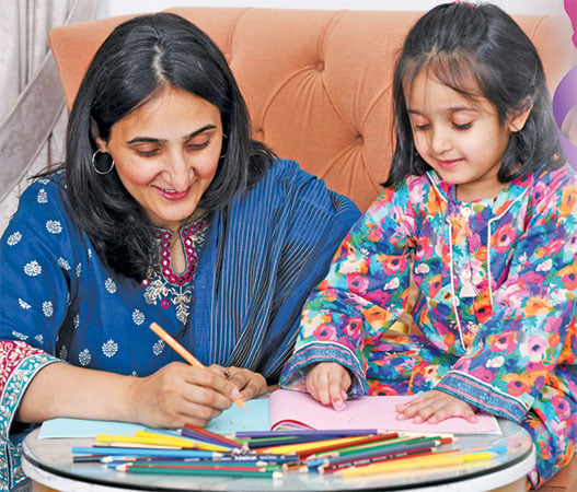 جنوں کے شیلف میں ہے، عشق کی کتاب میں ماں...