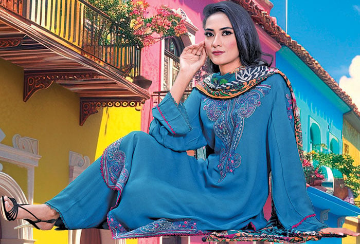 یہ اوڑھنی ذرا قوسِ قزح سے رنگ مری ...