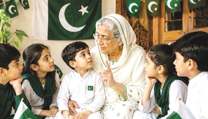 سبز ہلالی پرچم اور ہری بھری جھنڈیاں