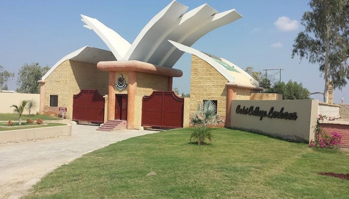 زندہ رہنے والی میراث کی کہانی: انجینئر امتیاز حسین سولنگی کی تعلیمی خدمات