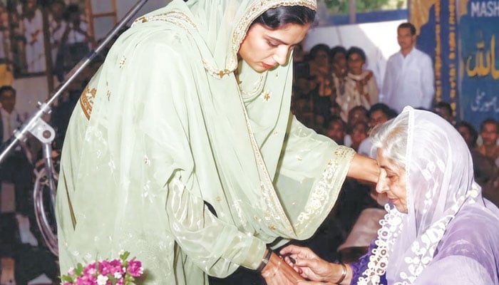 عہدِ ساز تعلیمی مصلح، خدیجہ حاجیانی ماں