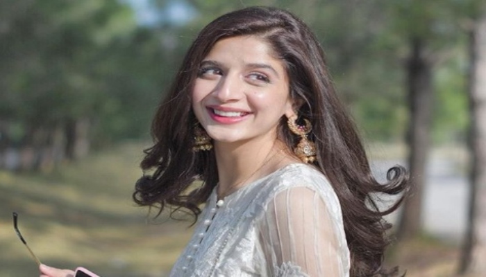 Mawra Hocane excited to show her gavel engraved with 'TILS Class of 2018'