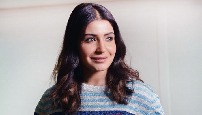Back from Dubai, pregnant Anushka Sharma was spotted in Mumbai with her dad