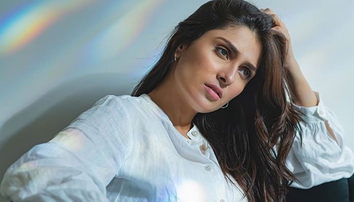 Ayeza Khan wows fans in sporty outfit in latest Instagram post