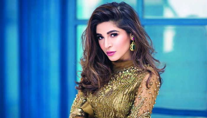 Ayesha Omar brings back iconic trends with Tie and Dye Saree