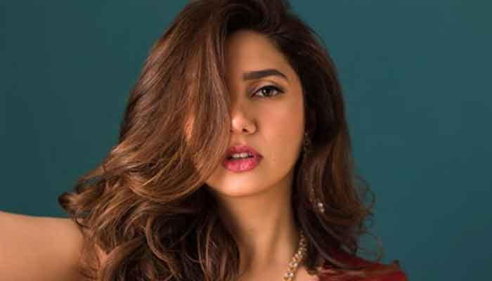 Mahira Khan is the 'gift' you all need for Christmas