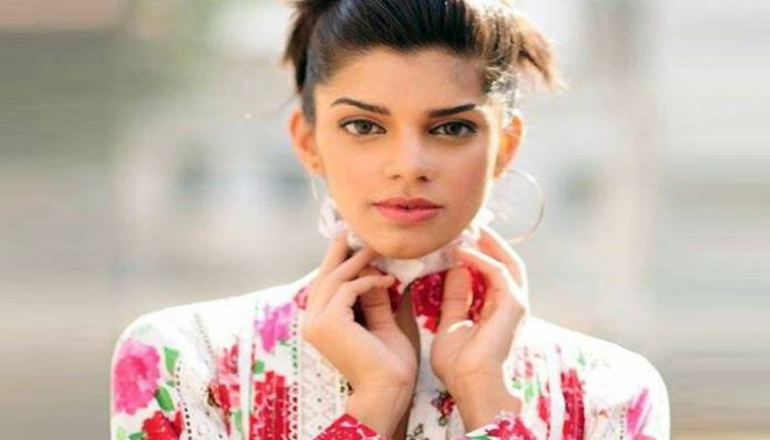 Sanam Saeed takes her comparisons with 'The Queen's Gambit' star on a new level