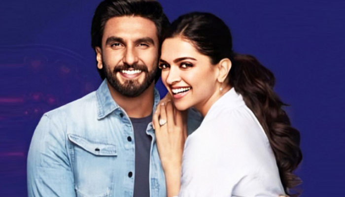 Ranveer Singh extends Christmas wishes with his 'little Elf' Deepika Padukone