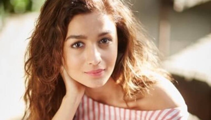 Alia Bhatt resumes back to work, posts selfie from the sets of Gangubai Kathiawadi