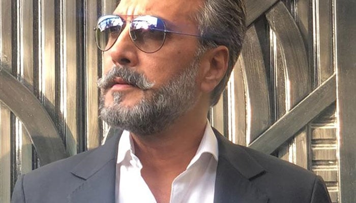 Adnan Siddiqui wants to live upto the 'standards' after 'Mere Paas Tum Ho'