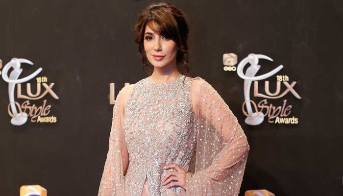 Navin Waqar opens up about being single and happy than marrying a wrong person