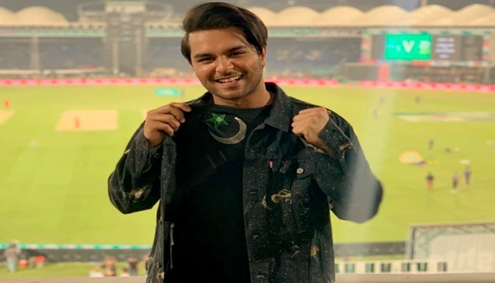 Asim Azhar flaunts amazing batting skills, says PCB cannot ignore this young talent