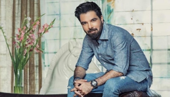 Yasir Hussain schools netizens for criticizing Cannoli Café owners in English