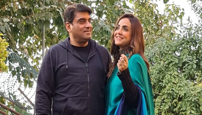 Nadia Khan spotted with her husband at friend’s wedding anniversary event 