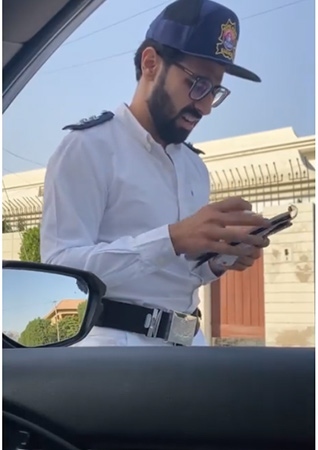With her ‘Bharam’ culture new video, Amna Ilyas reminds fans to respect our traffic police