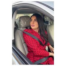 With her ‘Bharam’ culture new video, Amna Ilyas reminds fans to respect our traffic police