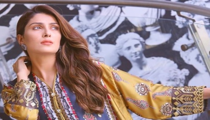 Ayeza Khan becomes Pakistan’s most followed celebrity on Instagram
