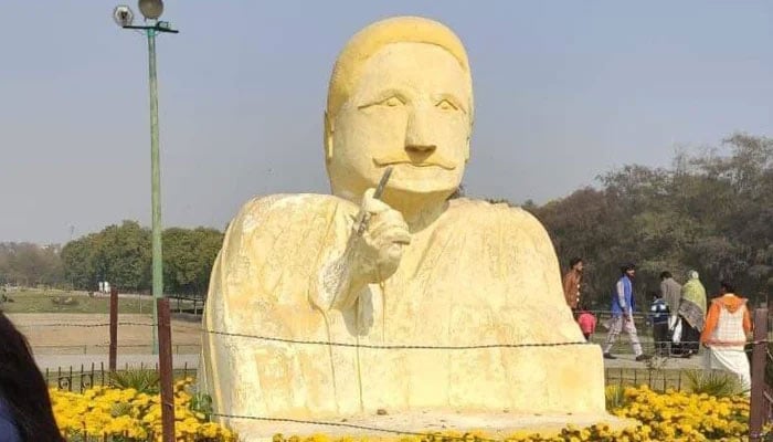 Pakistanis react to New Sculpture of Allama Iqbal in Lahore