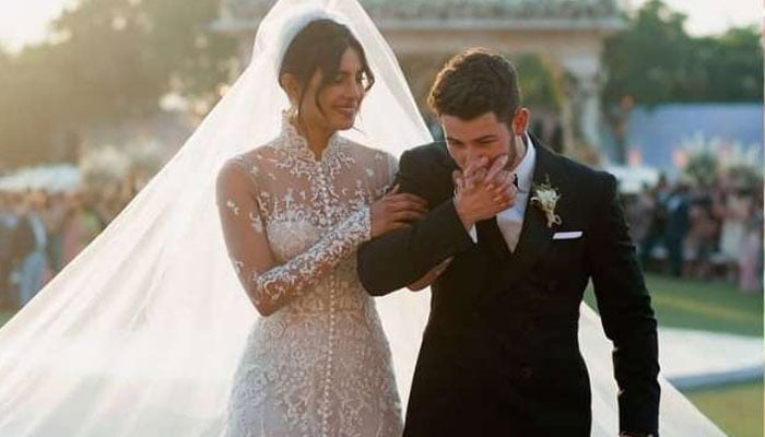 Priyanka Chopra wanted to hold the record of 'world's longest veil' on her wedding day