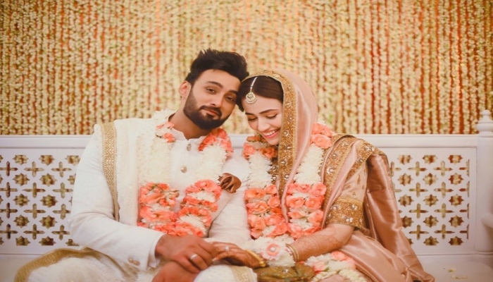 Umair Jaswal celebrates four month wedding anniversary with Sana Javed in a cutest post