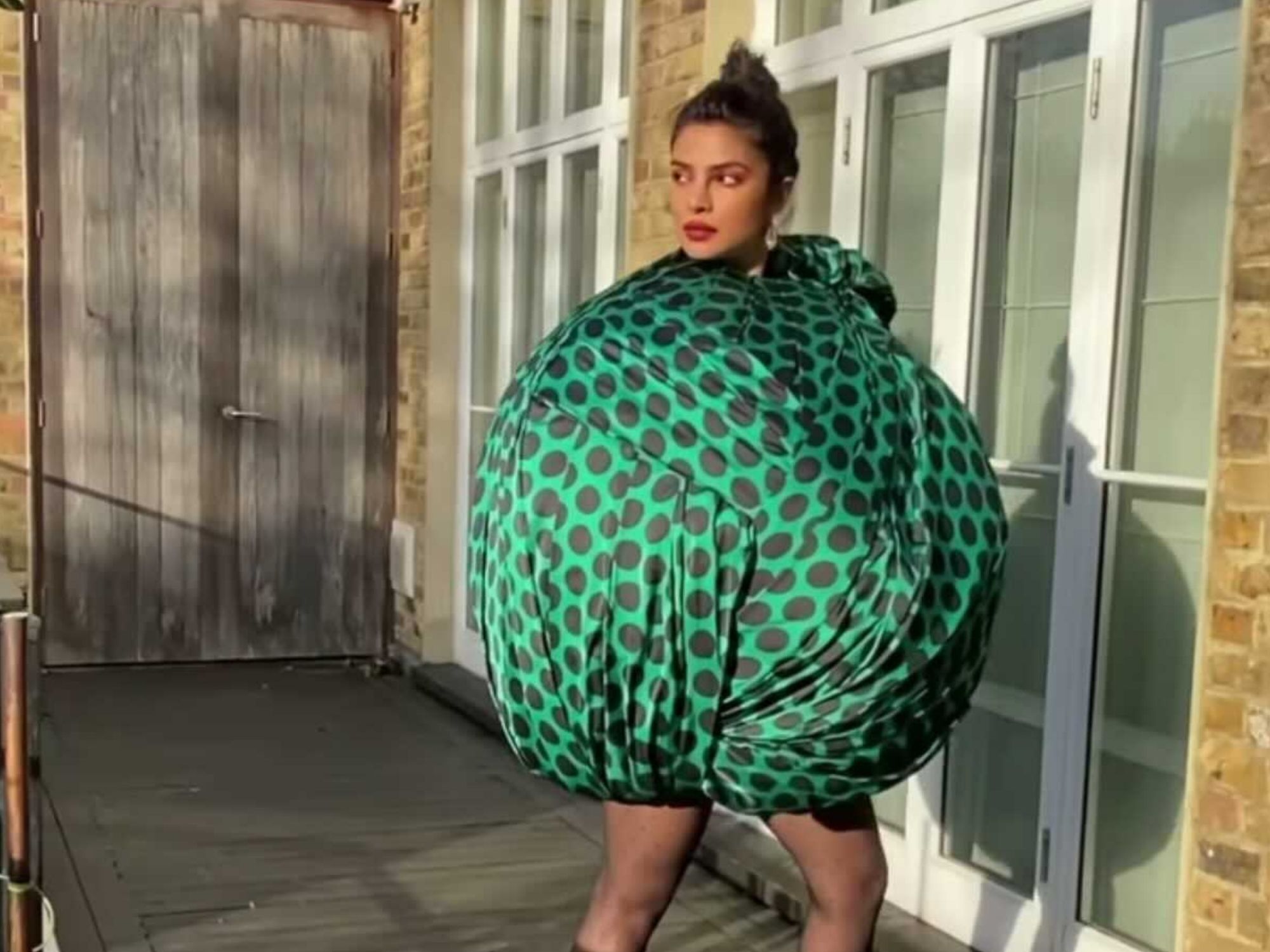 Priyanka Chopra-Jonas reacts with laughing as netizens shares memes on her puffy green dress