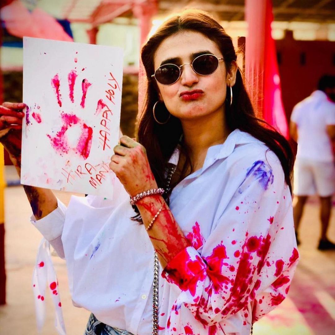 Netizens slams Hira and Mani for dancing and celebrating Holi festival