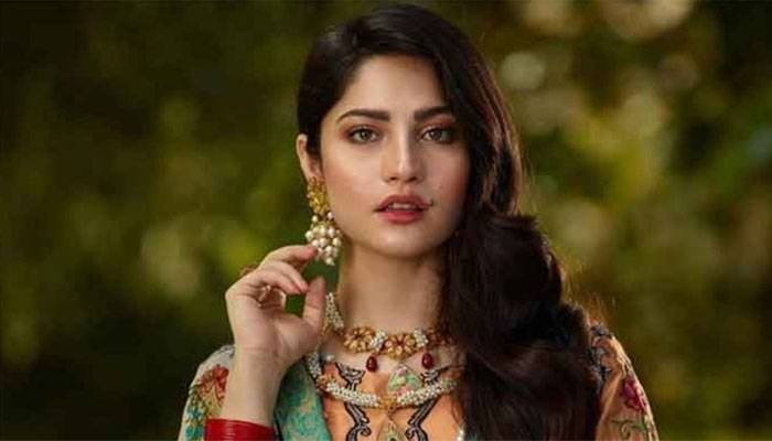 Neelam Munir talks about proposals: 'I get shy'