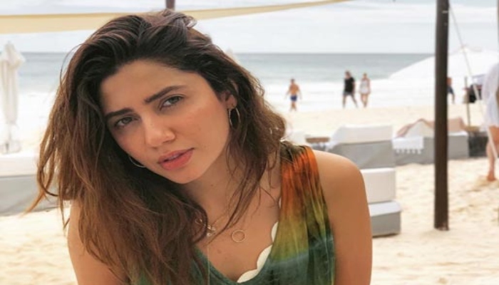 Mahira Khan flaunts natural beauty in latest Instagram snap