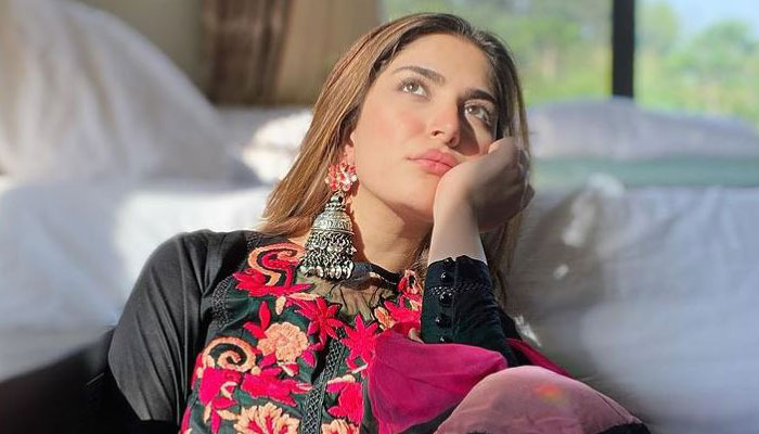 Naimal Khawar Khan shared 5 mental health tips with fans