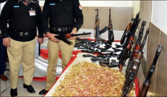 30 Guns Recovered From Car In Dera Gazi Khan