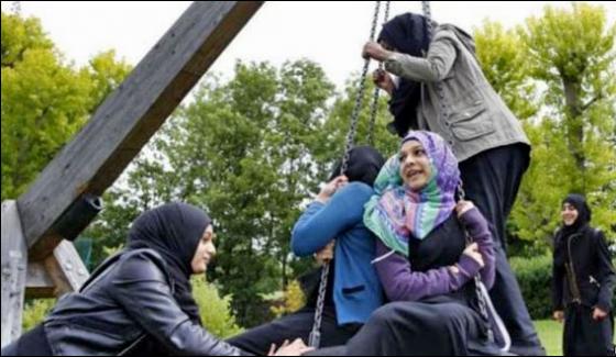 Uk Muslim Women Better Than Men In Education