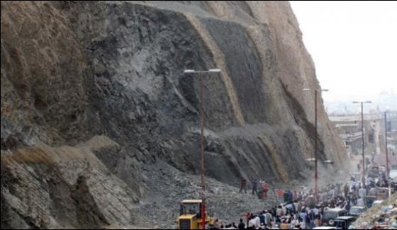 One Dead As Landslides Over Car After Earthquake