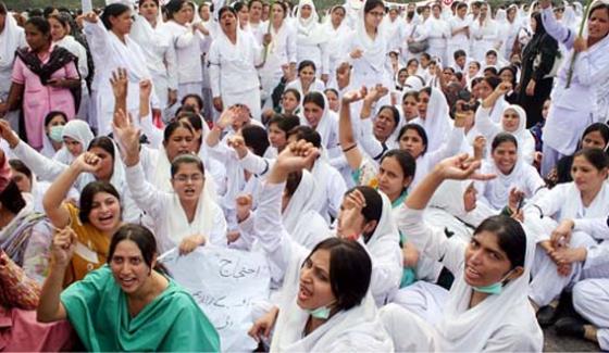 Protest Continue On 3rd Day By Nurses Association In Multan