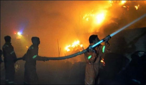 Clothes Warehouse Fire Controlled After 4 Hours In Karachi Gulbai